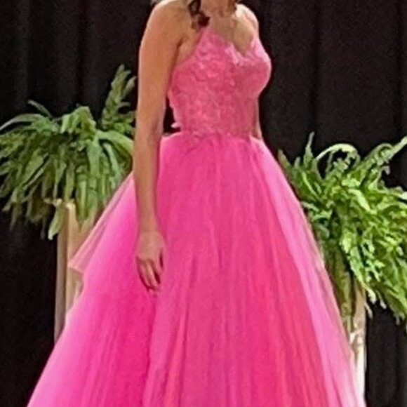 Sherri HIll Dresses & Skirts - Sherri HIll Size 0